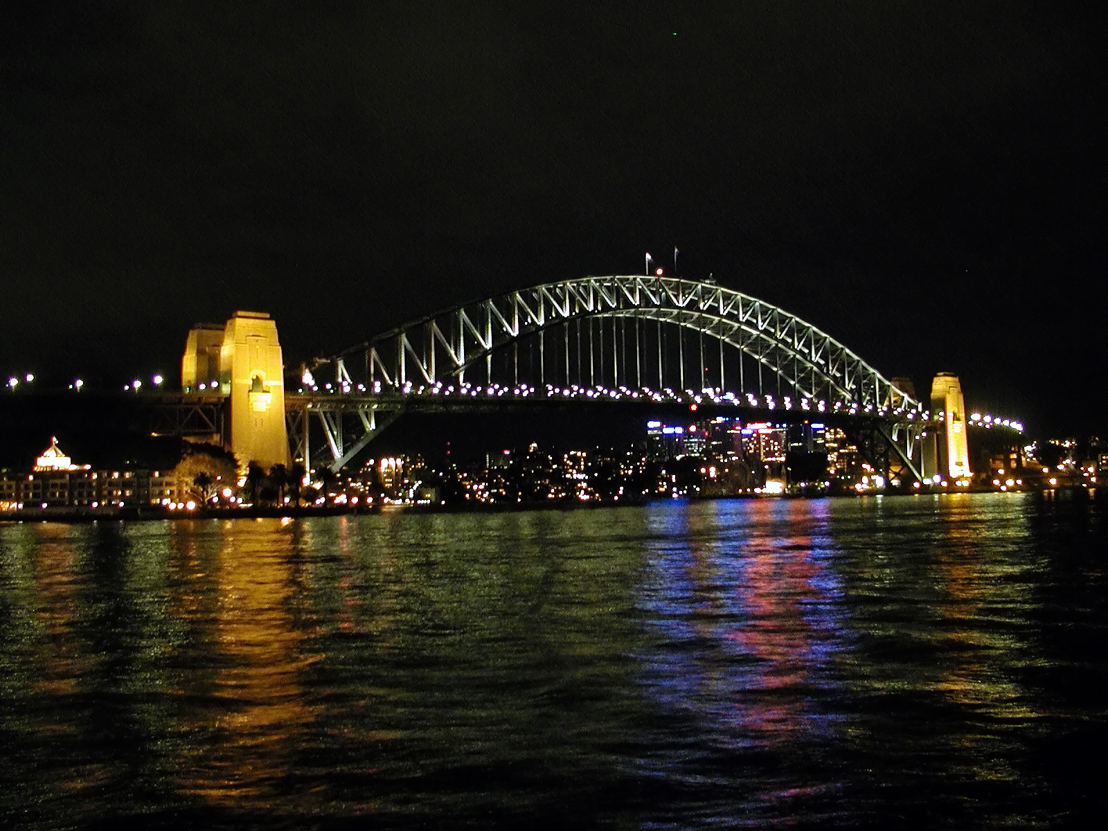 16-Jun-2001 21:05 - Sydney - Sydney Harbour bridge