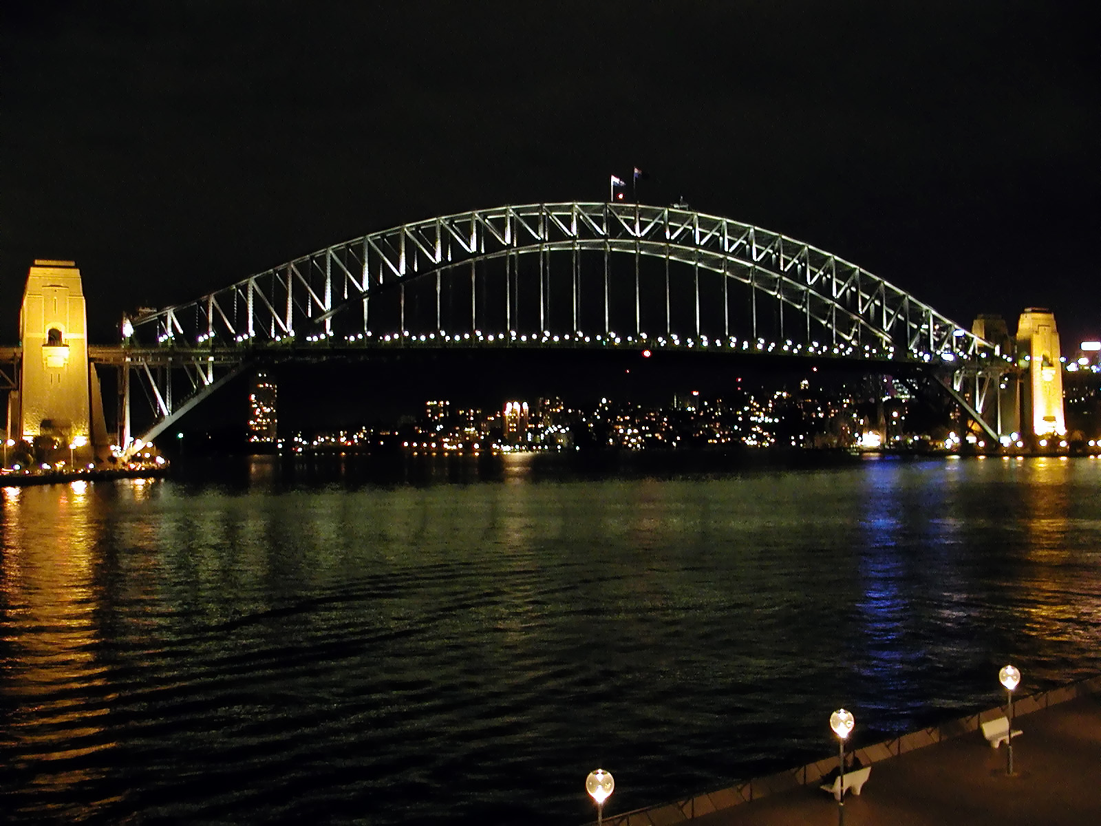 16-Jun-2001 21:16 - Sydney - Sydney Harbour bridge