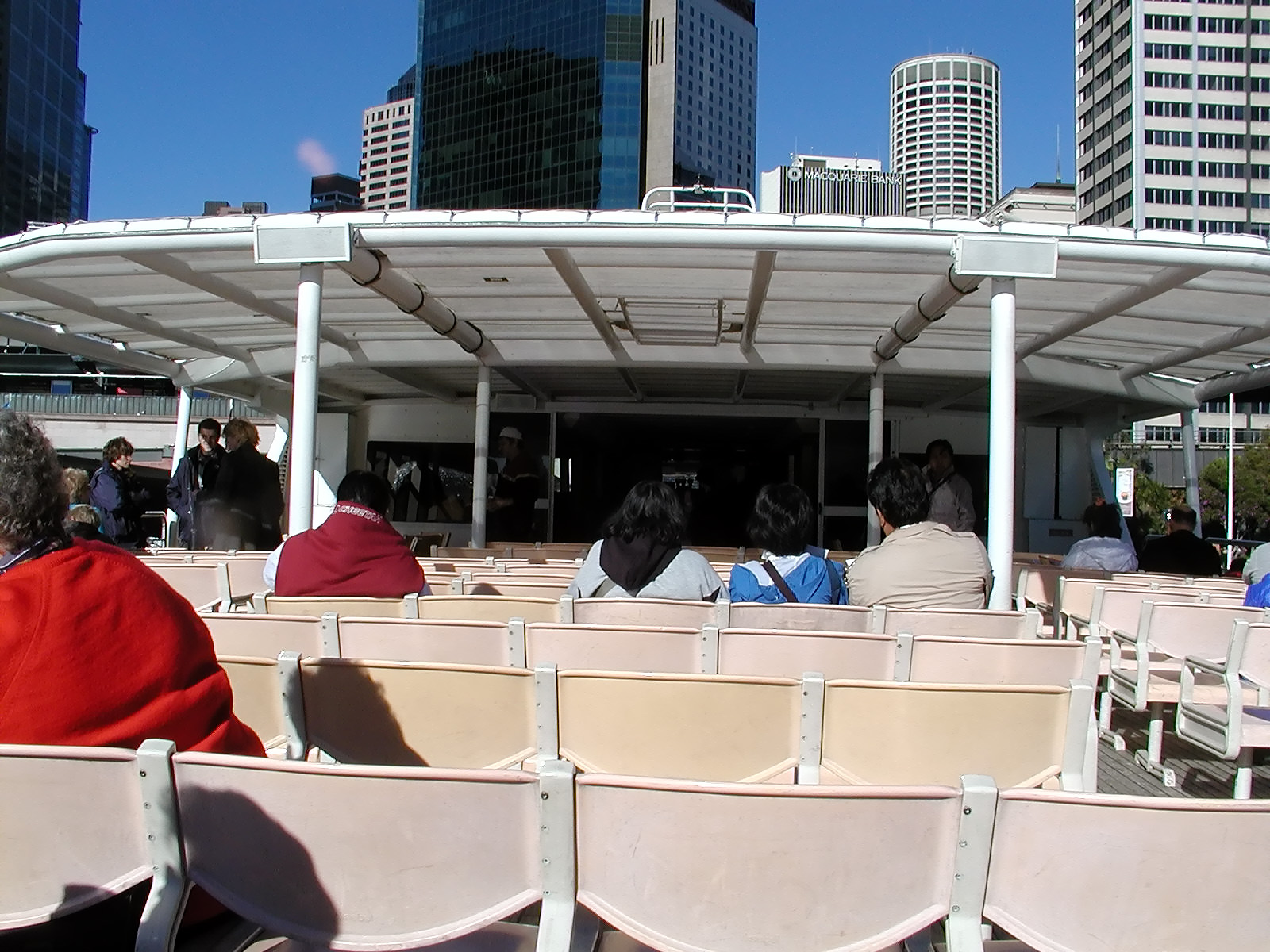 17-Jun-2001 09:51 - Sydney - Captain Cook tour boat