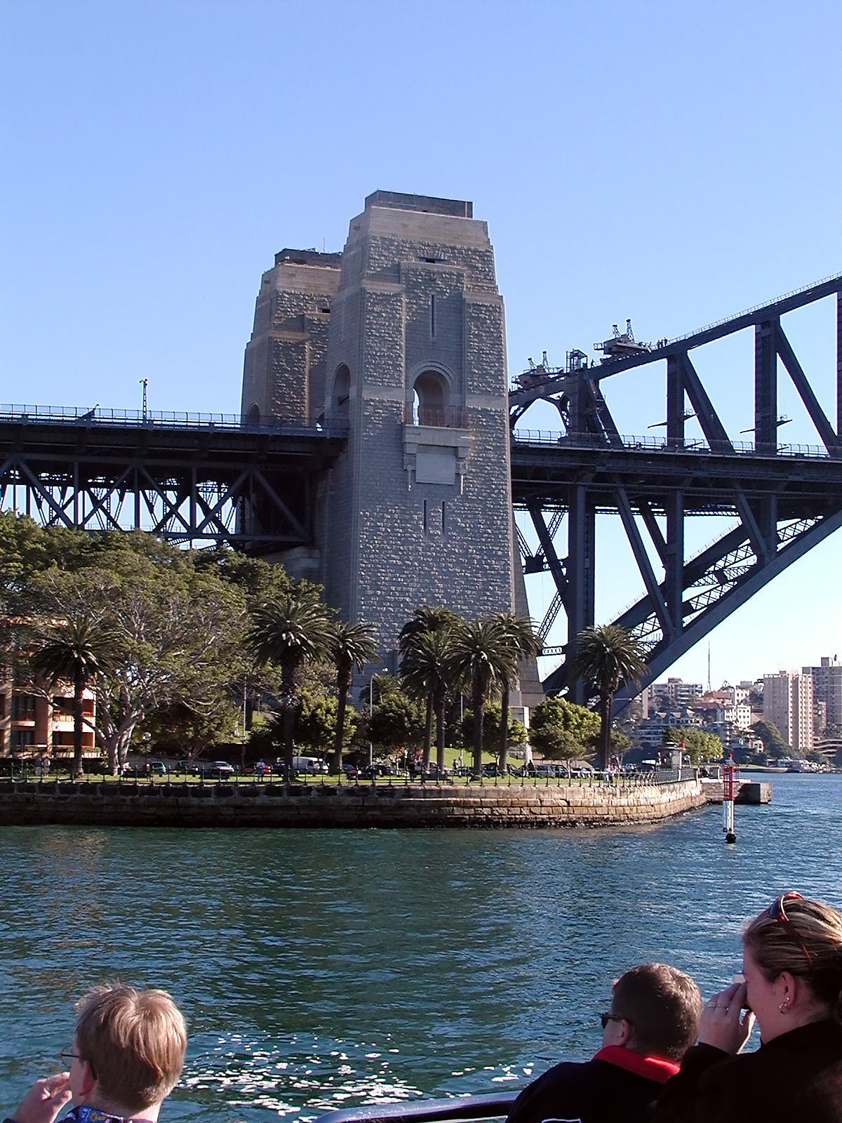 17-Jun-2001 10:07 - Sydney - The harbour bridge - South portal