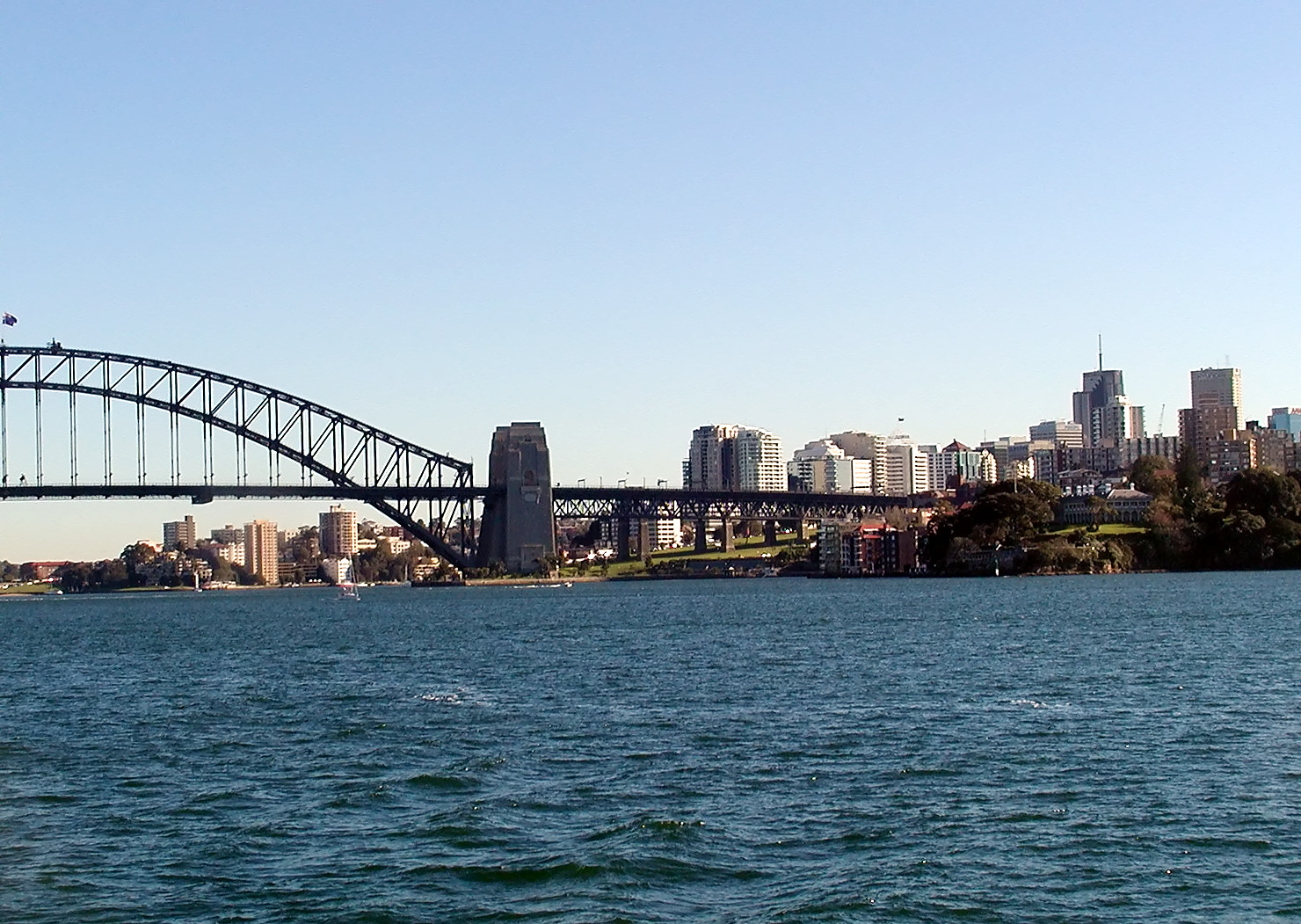 17-Jun-2001 10:13 - Sydney - The Harbour Bridge and North Sydney