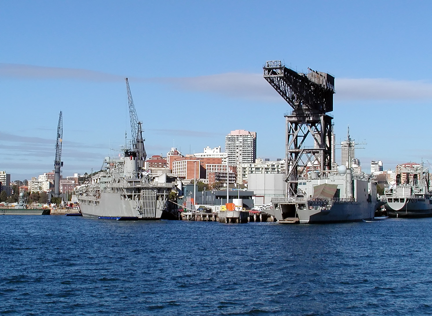 17-Jun-2001 10:13 - Sydney - Naval base