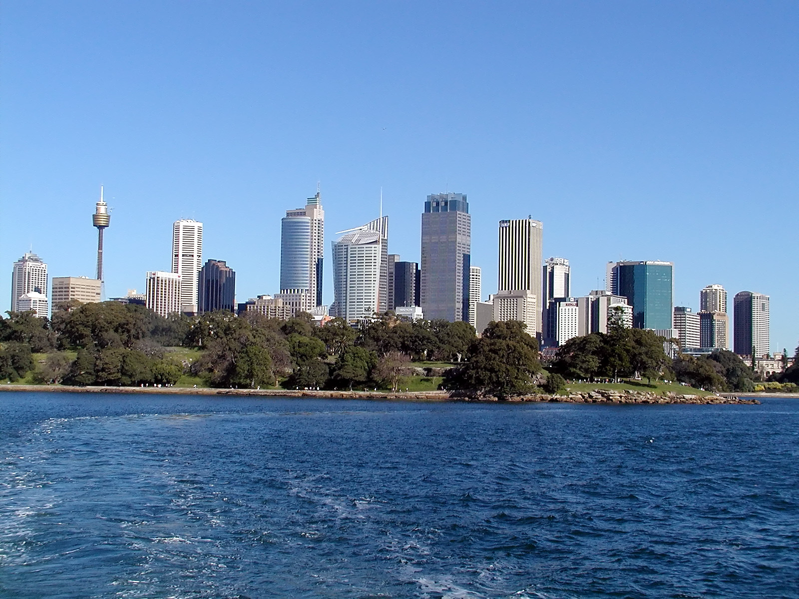 17-Jun-2001 10:14 - Sydney - The city skyline