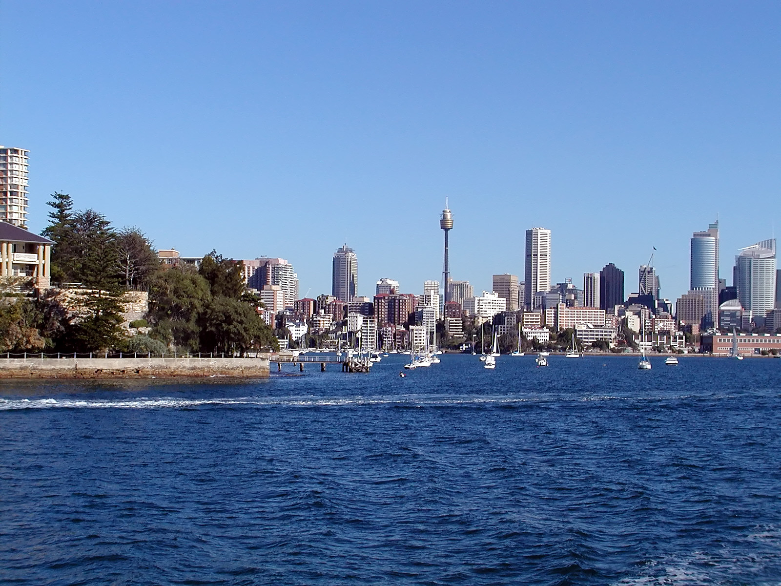 17-Jun-2001 10:20 - Sydney - The city skyline