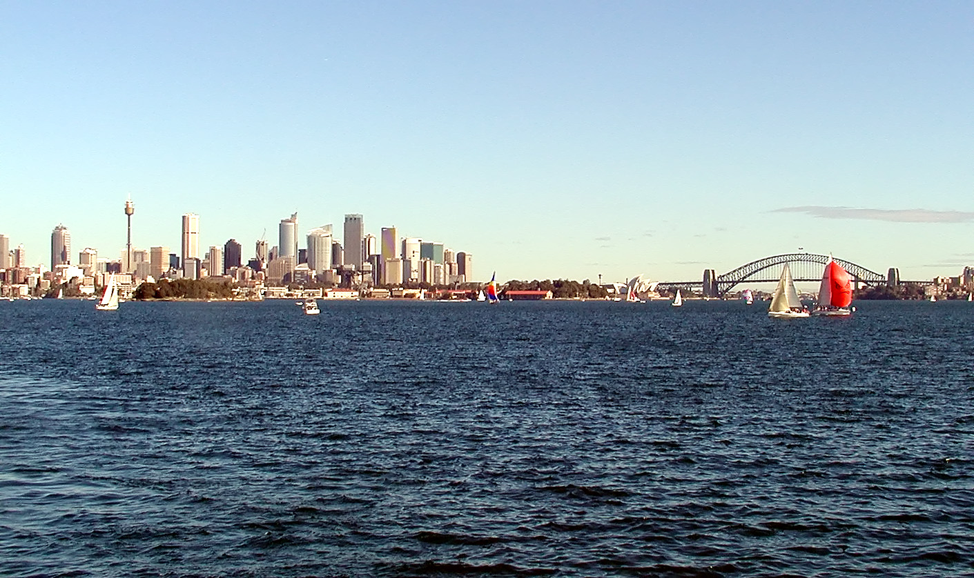 17-Jun-2001 10:26 - Sydney - Broad view of the city skyline and harbour bridge