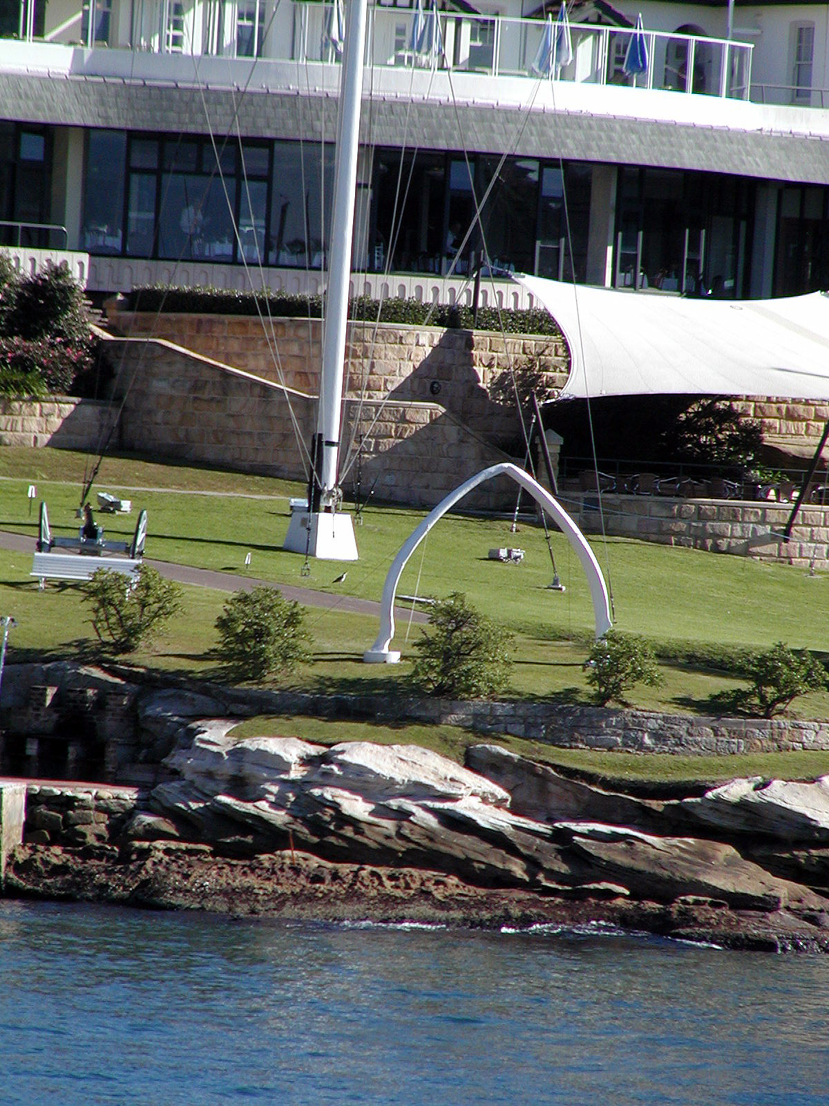 17-Jun-2001 11:13 - Sydney - Whale jaw on the Kirribilli waterfront