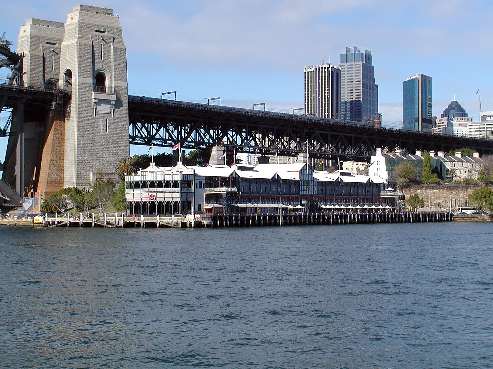17-Jun-2001 11:19 - Sydney - Pier 1
