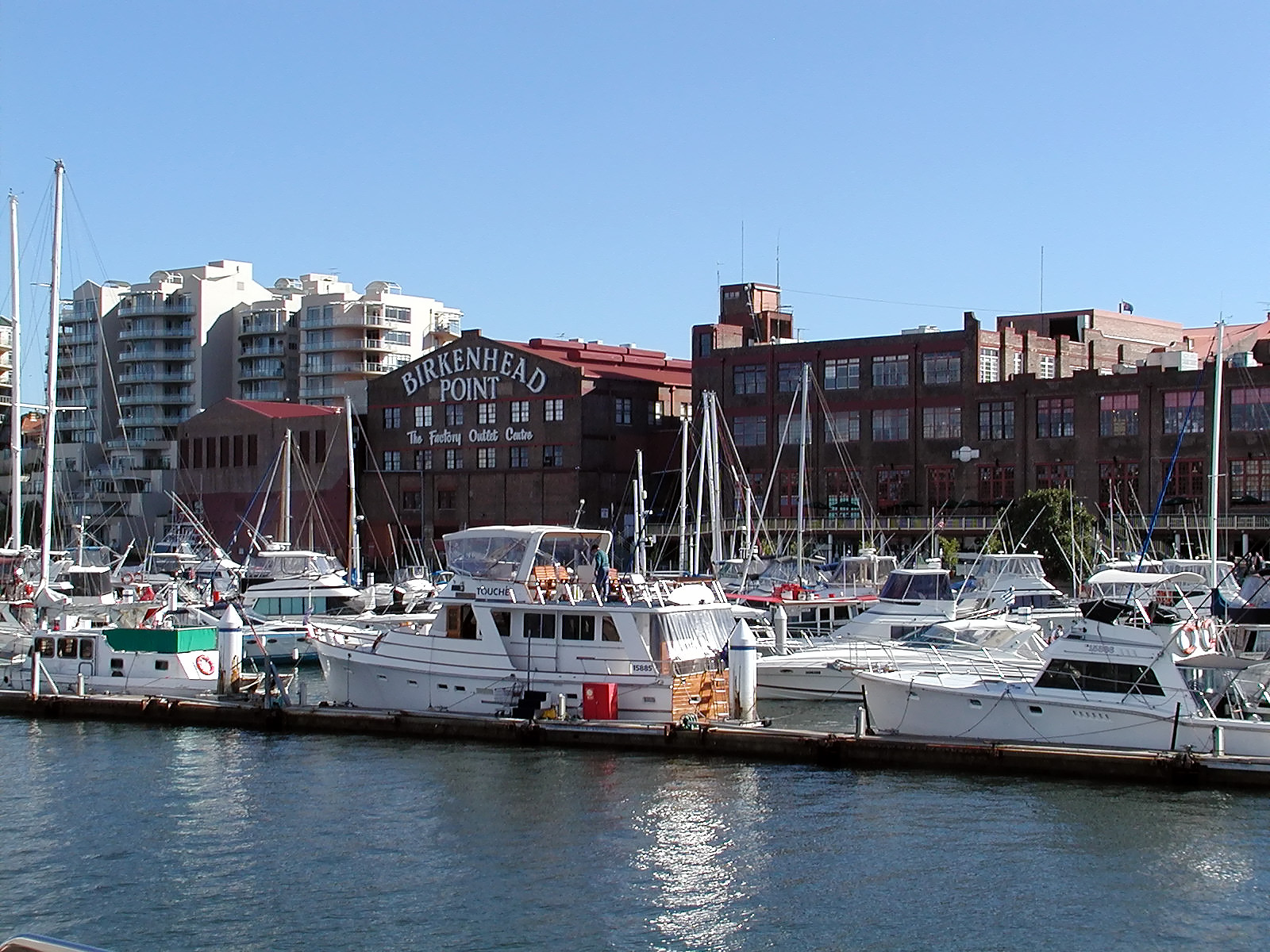 17-Jun-2001 11:48 - Sydney - Birkenhead Point - Rubber factory converted to an outlet store