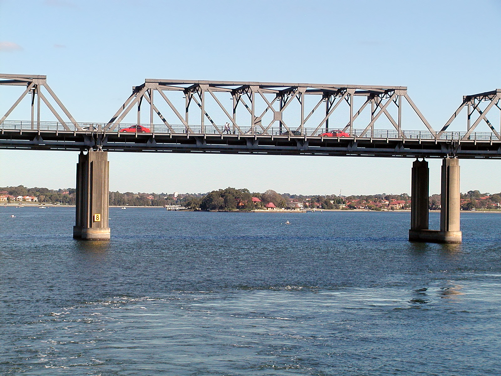 17-Jun-2001 11:51 - Sydney - Iron Cove Bridge and Rodd Island