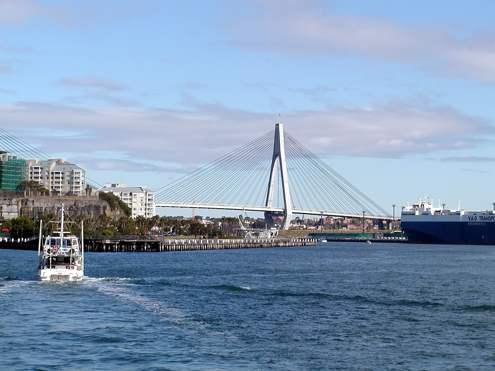 17-Jun-2001 12:05 - Sydney - ANZAC Bridge