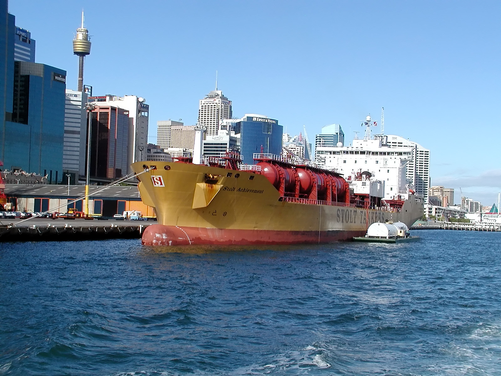 17-Jun-2001 12:13 - Sydney - Tanker