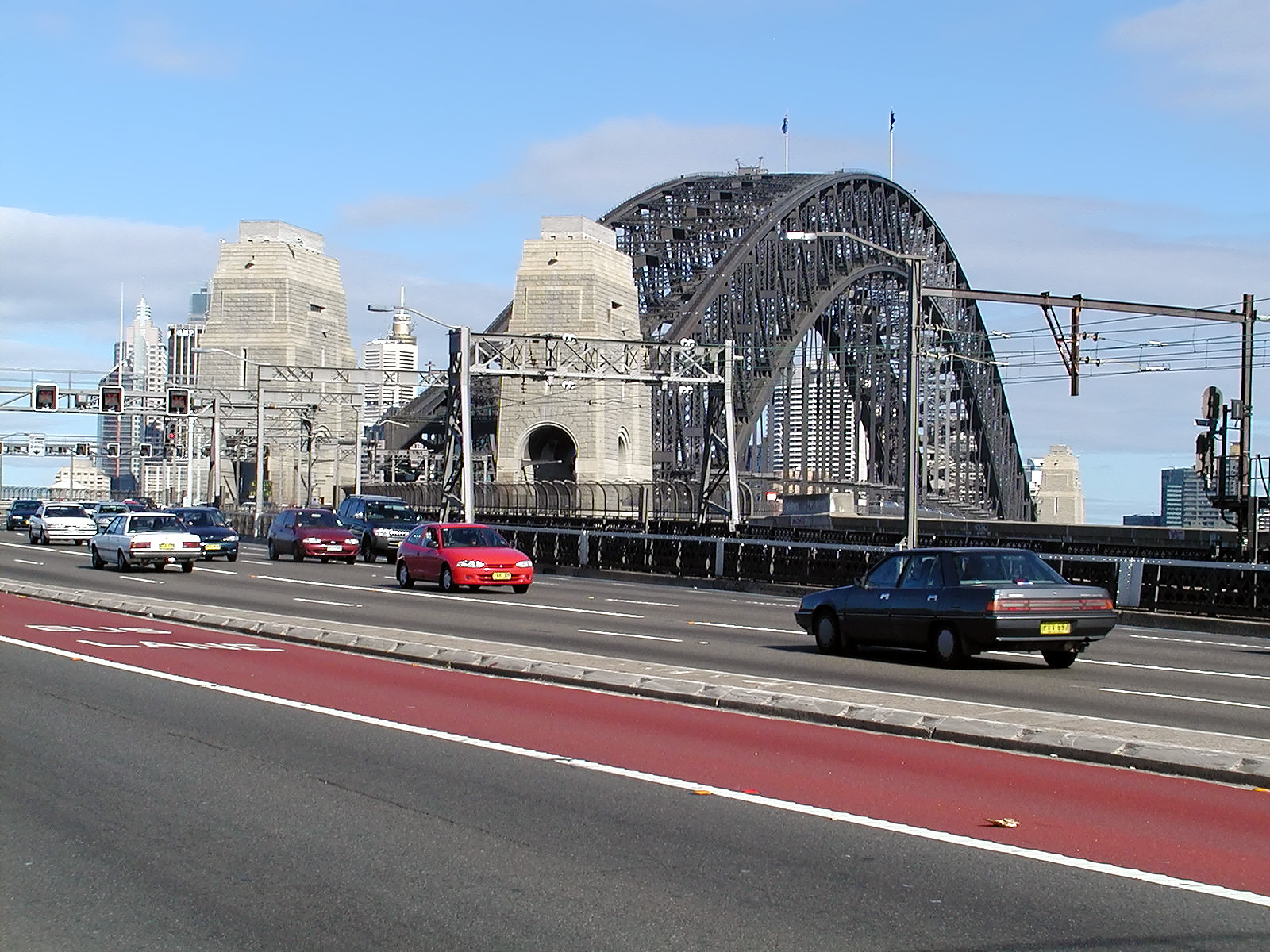17-Jun-2001 12:58 - Sydney - Sydney Harbour Bridge