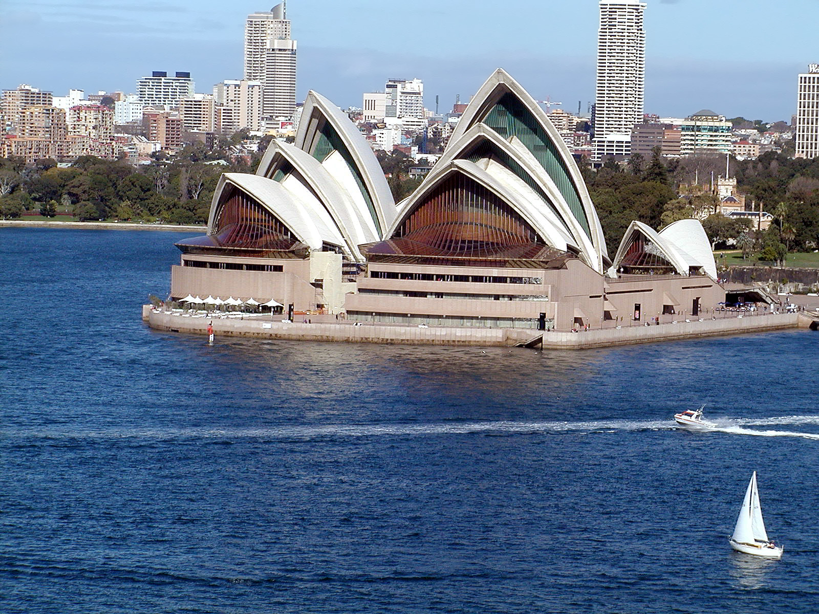 17-Jun-2001 13:02 - Sydney - Sydney Opera House