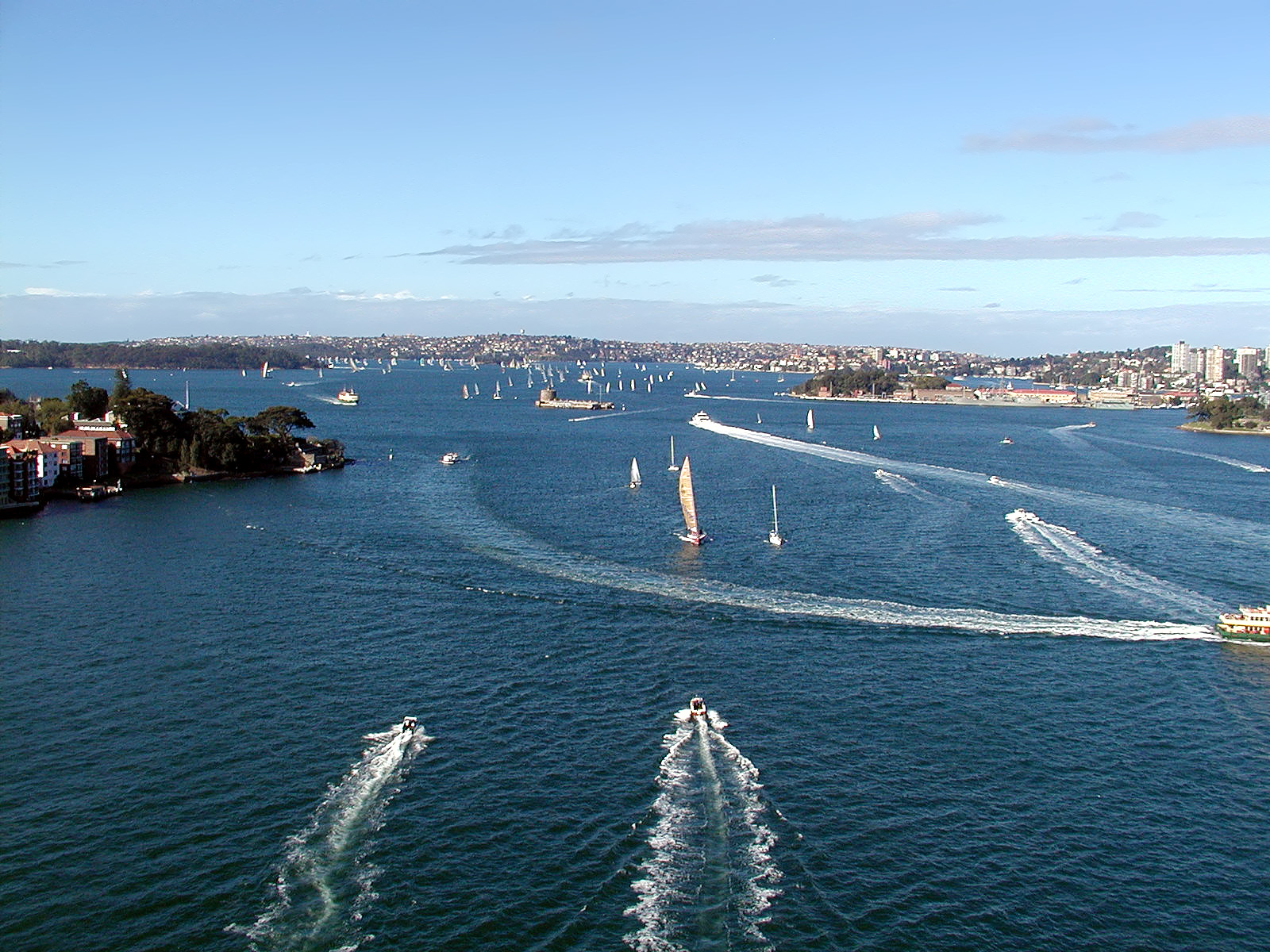 17-Jun-2001 13:10 - Sydney - The Harbour