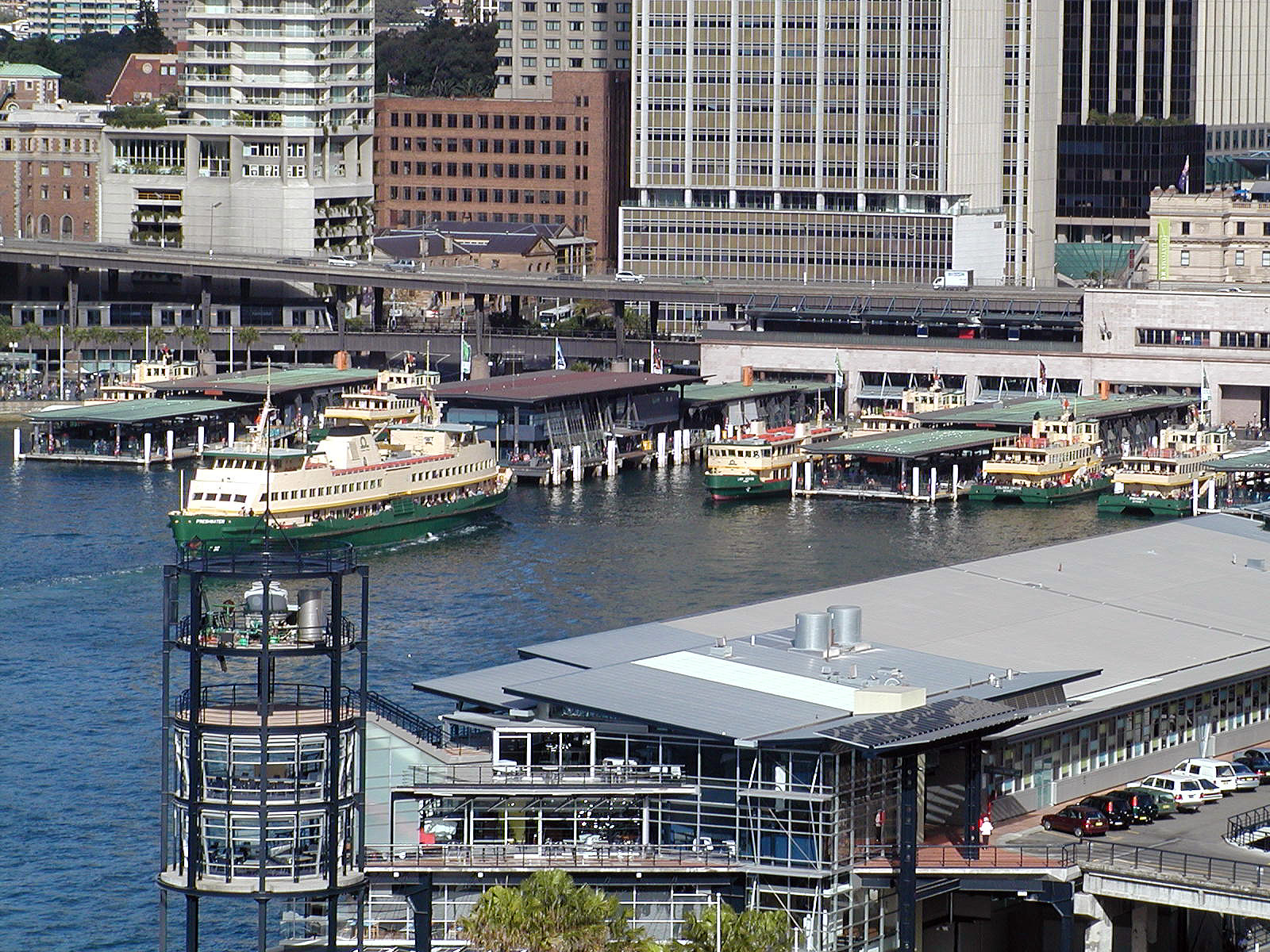 17-Jun-2001 13:15 - Sydney - Circular Quay