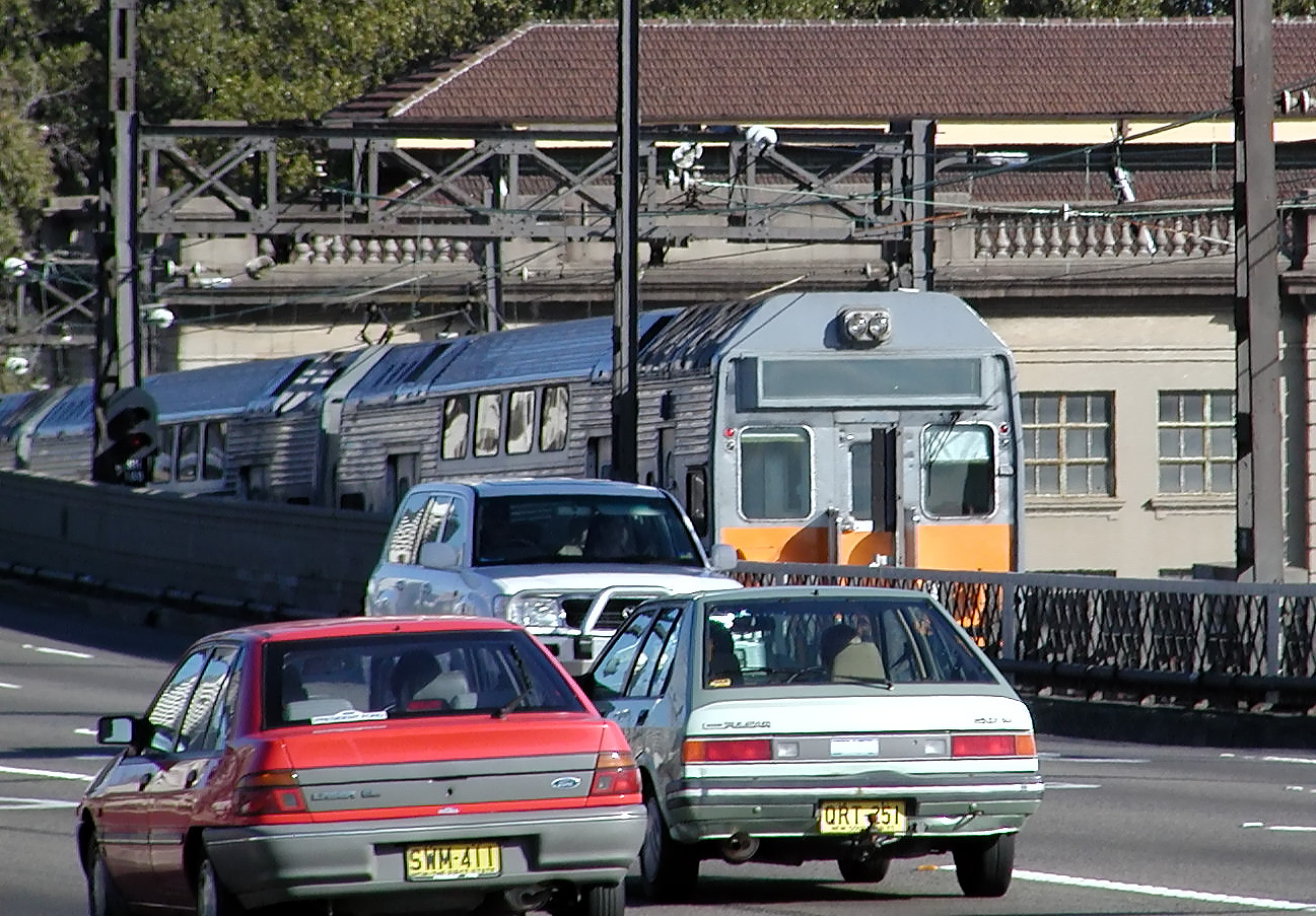 17-Jun-2001 13:19 - Sydney - Double decker train at the North end of the bridge