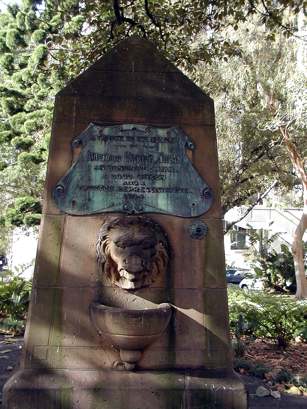 17-Jun-2001 13:33 - Sydney - Water fountain in memory of Alderman Patrick Nolan