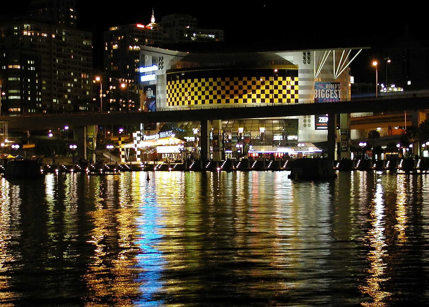 17-Jun-2001 18:52 - Sydney - Lights over Darling Harbour