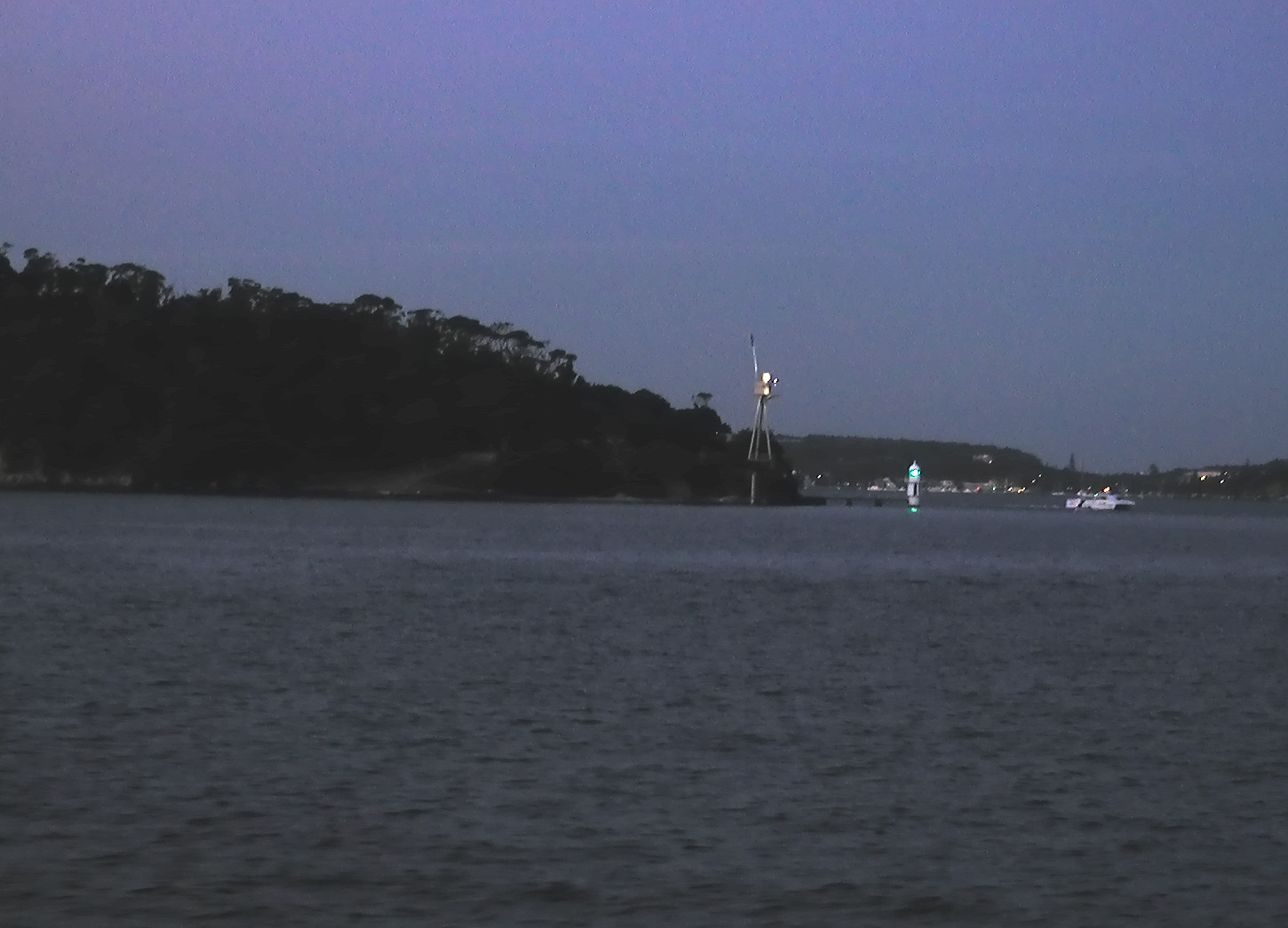 19-Jun-2001 17:10 - Sydney - HMAS Sydney Mast