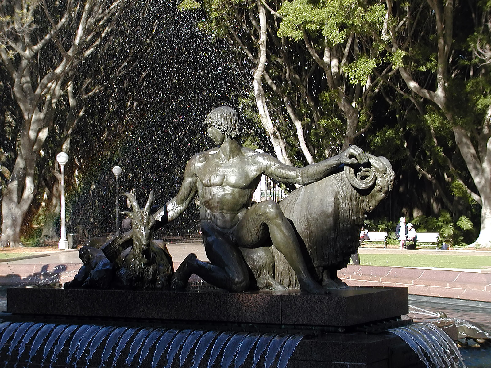 20-Jun-2001 09:57 - Sydney - Archibald Memorial Fountain