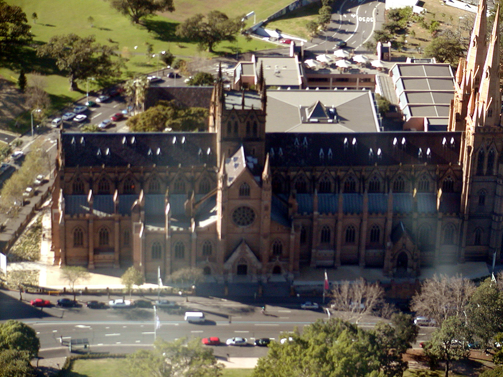 20-Jun-2001 10:18 - Sydney - St. Mary's Cathedral