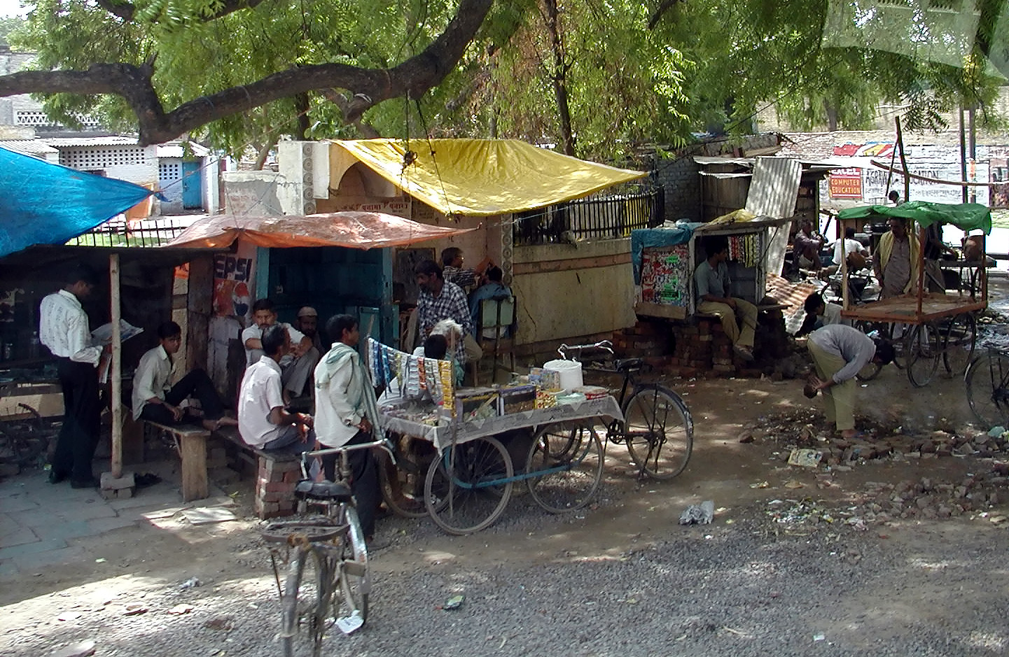 10-Jun-2001 11:15 - Agra - Street scene on the outskirts of Agra