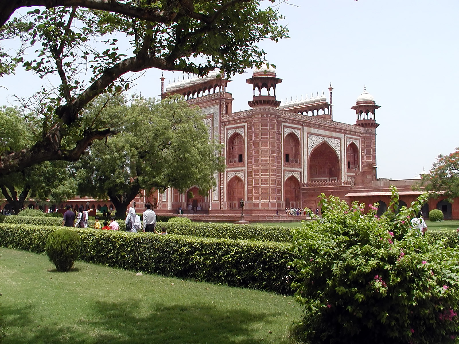 10-Jun-2001 11:55 - Agra - The Taj Mahal - The main gateway
