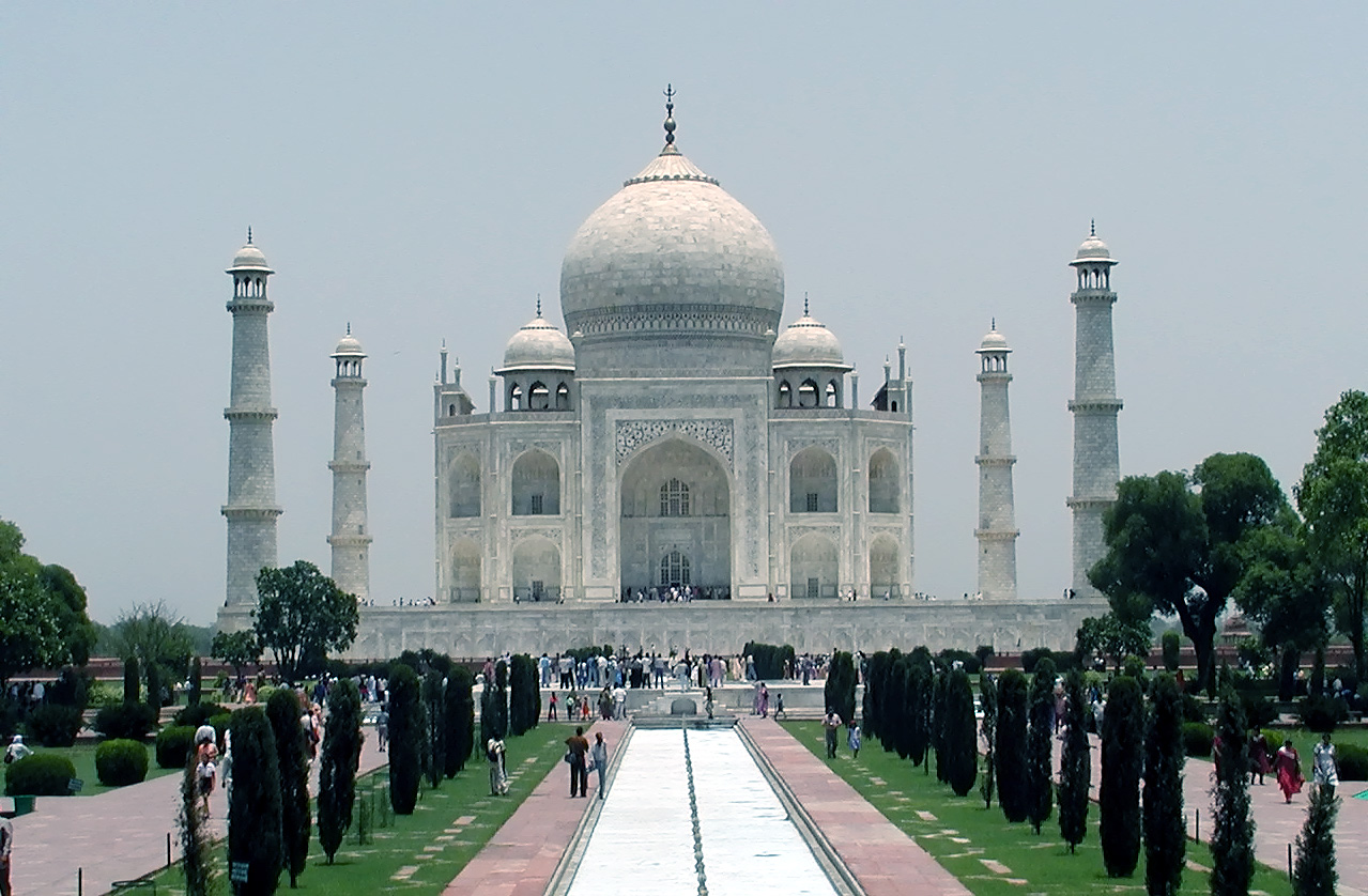 10-Jun-2001 12:03 - Agra - The Taj Mahal - The classic view