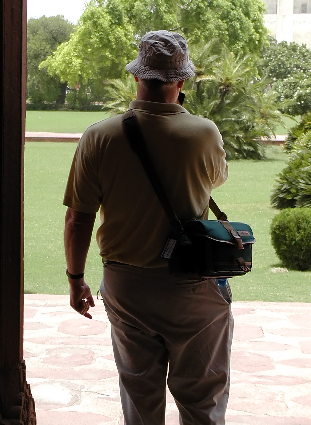 10-Jun-2001 12:06 - Agra - The Taj Mahal - John Spencer