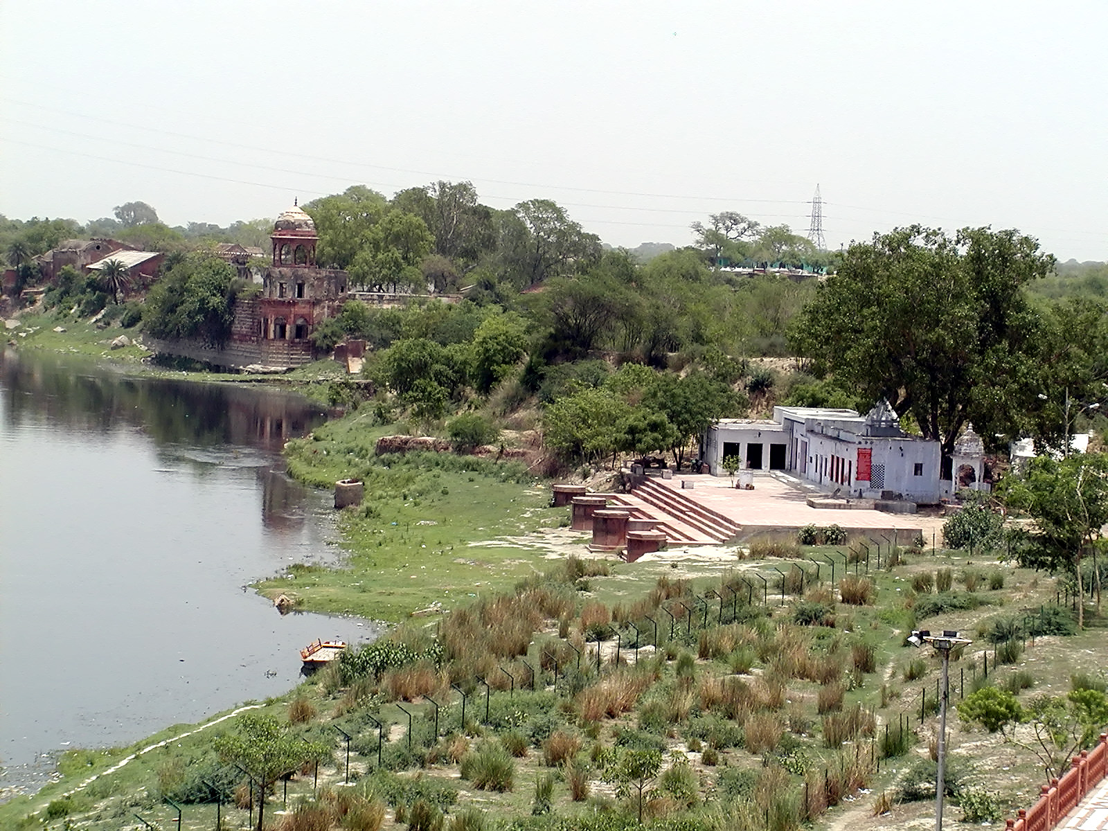 10-Jun-2001 12:43 - Agra - The Taj Mahal - Yamuna River below the Taj Mahal