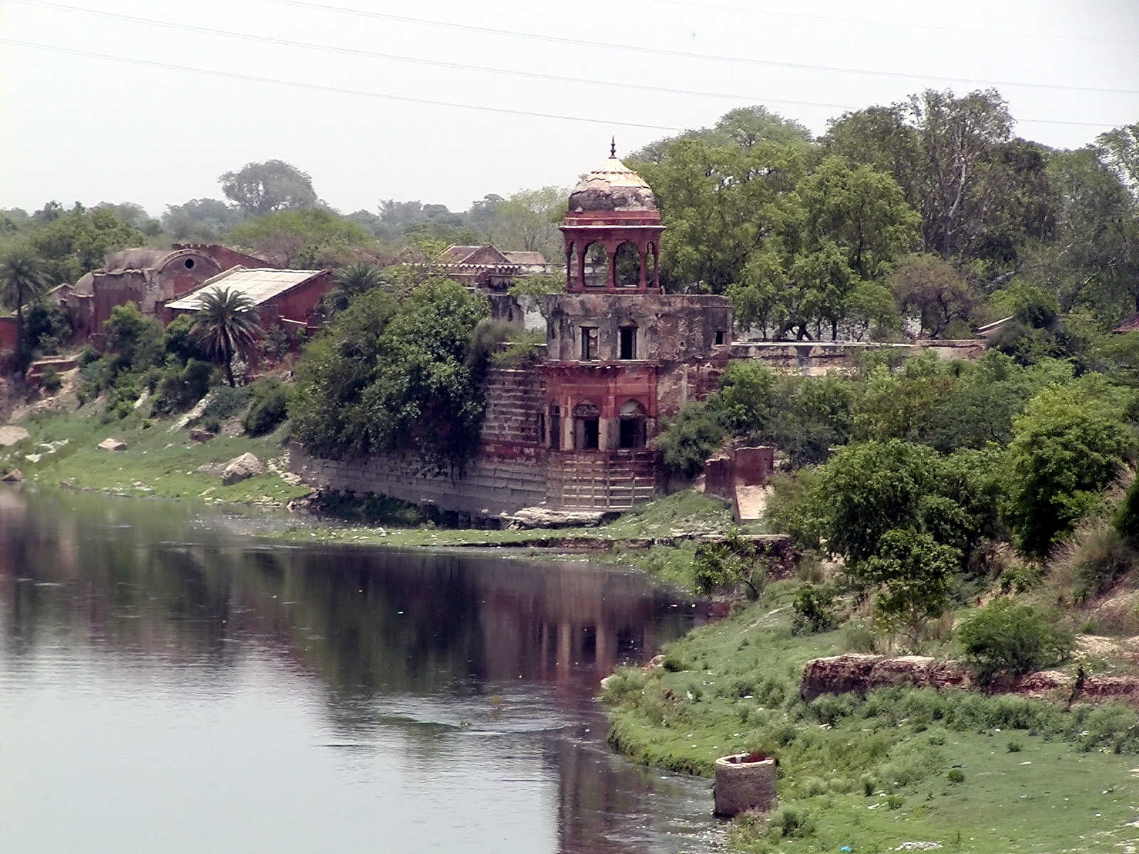 10-Jun-2001 12:43 - Agra - The Taj Mahal - Yamuna River below the Taj Mahal