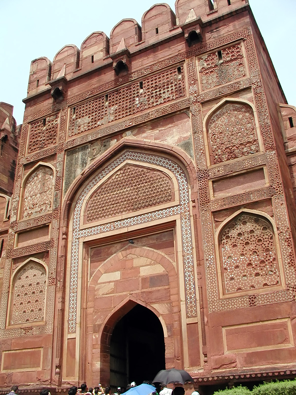 10-Jun-2001 13:31 - Agra - Agra Fort - The Amar Singh Gate