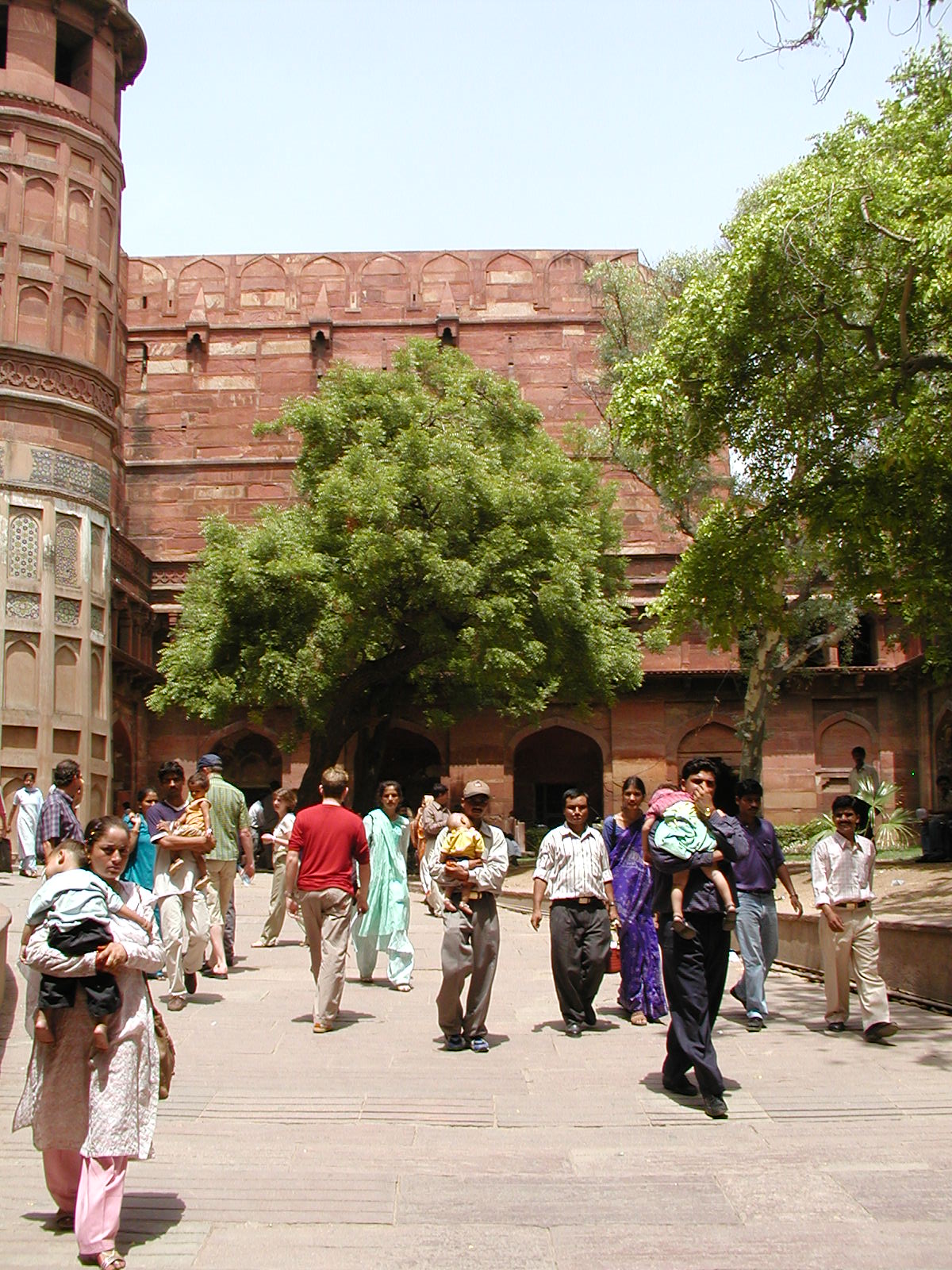 10-Jun-2001 13:34 - Agra - Agra Fort - Just inside Amar Singh gate