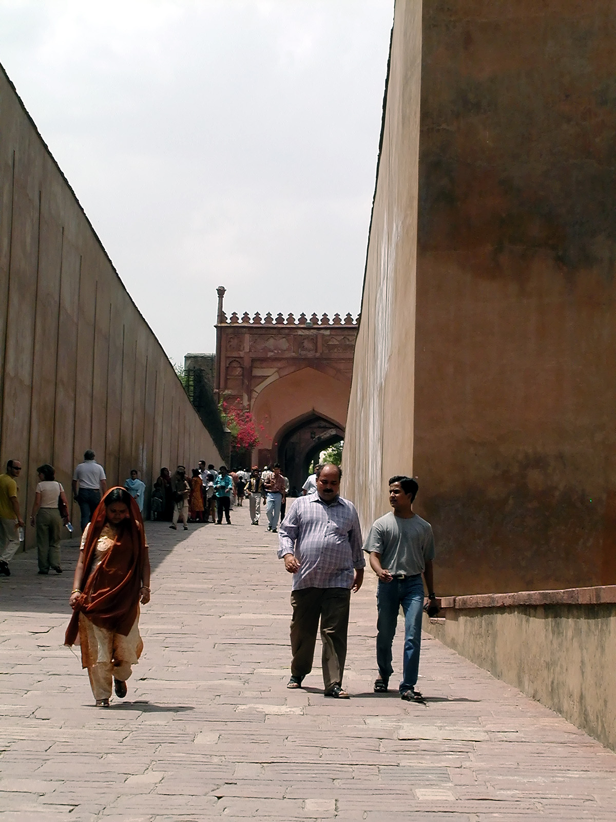 10-Jun-2001 13:36 - Agra - Agra Fort - The pathway up towards the central area of the Fort