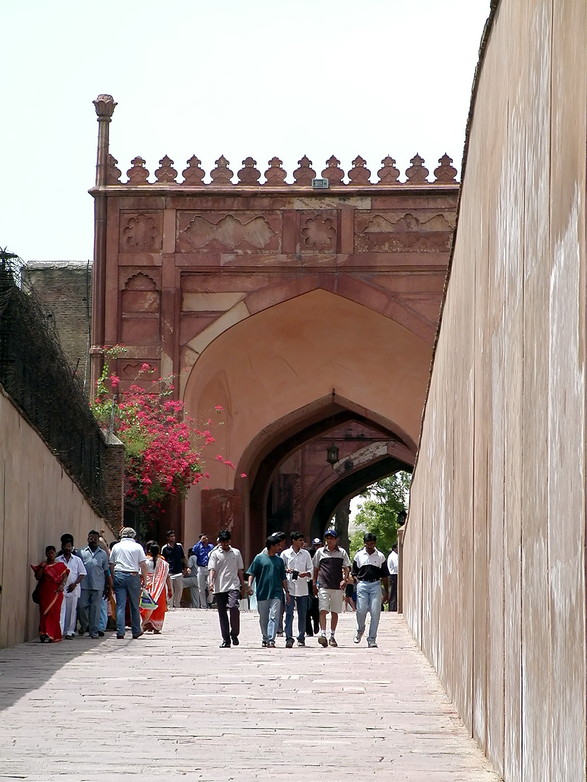 10-Jun-2001 13:36 - Agra - Agra Fort - The pathway up towards the central area of the Fort