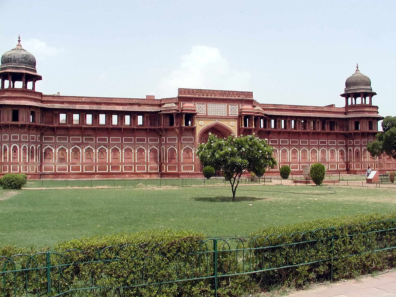 10-Jun-2001 13:41 - Agra - Agra Fort - Jahangiri Mahal - Royal Apartments built 1570