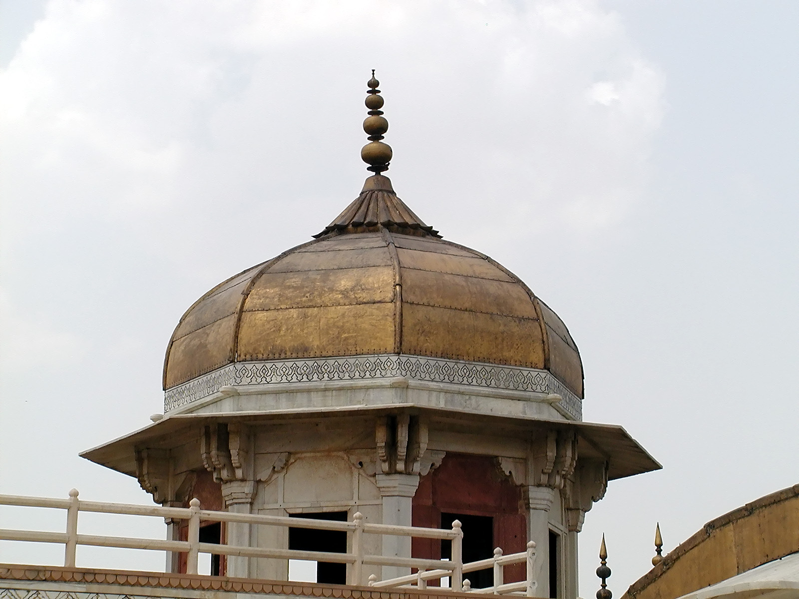 10-Jun-2001 13:51 - Agra - Agra Fort - Dome of the Mina Masjid (Heavenly Mosque)