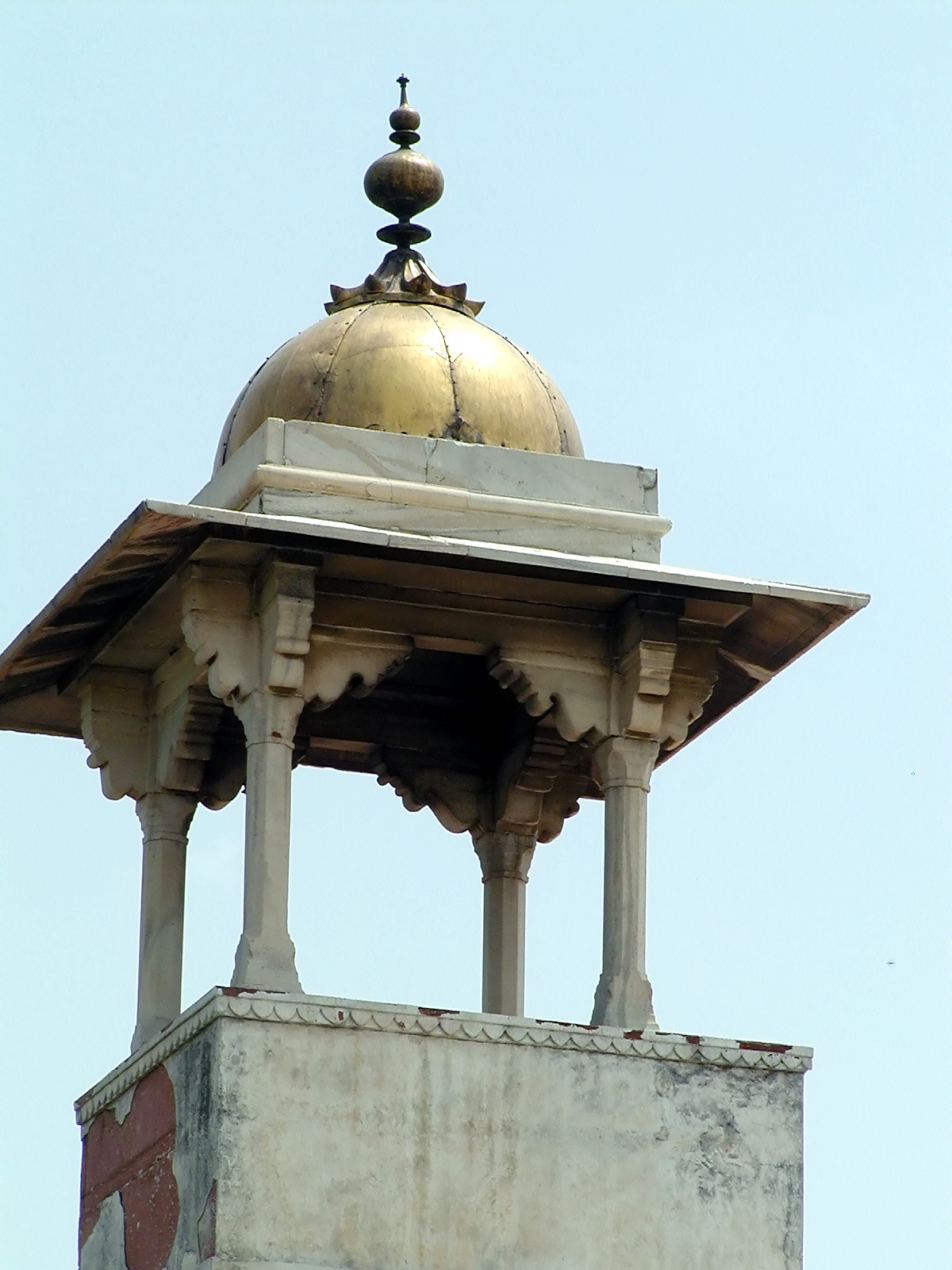 10-Jun-2001 13:57 - Agra - Agra Fort - Dome on the top of the Shah Jahani Mahal