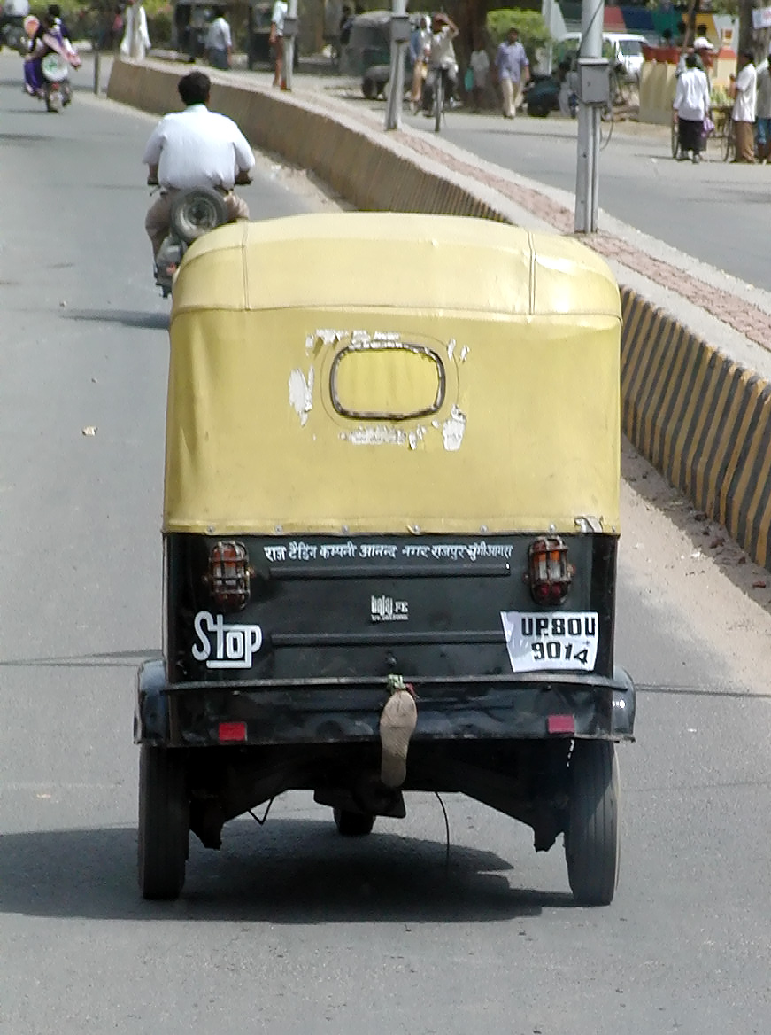 10-Jun-2001 14:17 - Agra  - Auto-rickshaw