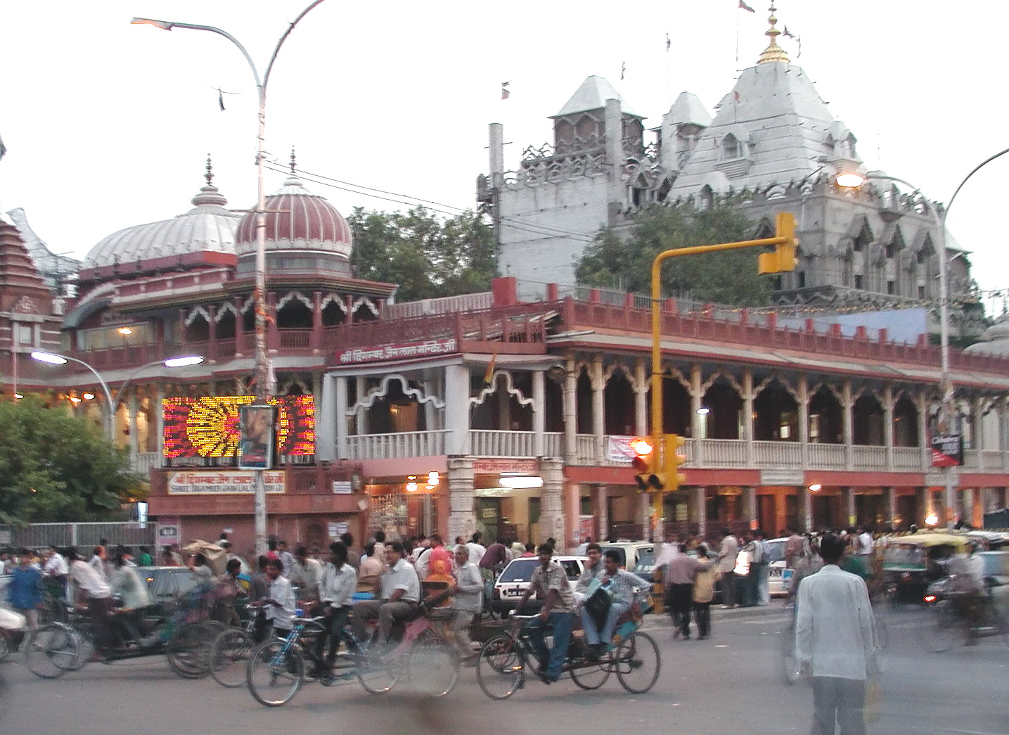 12-Jun-2001 19:32 - Old Delhi - Busy street scene