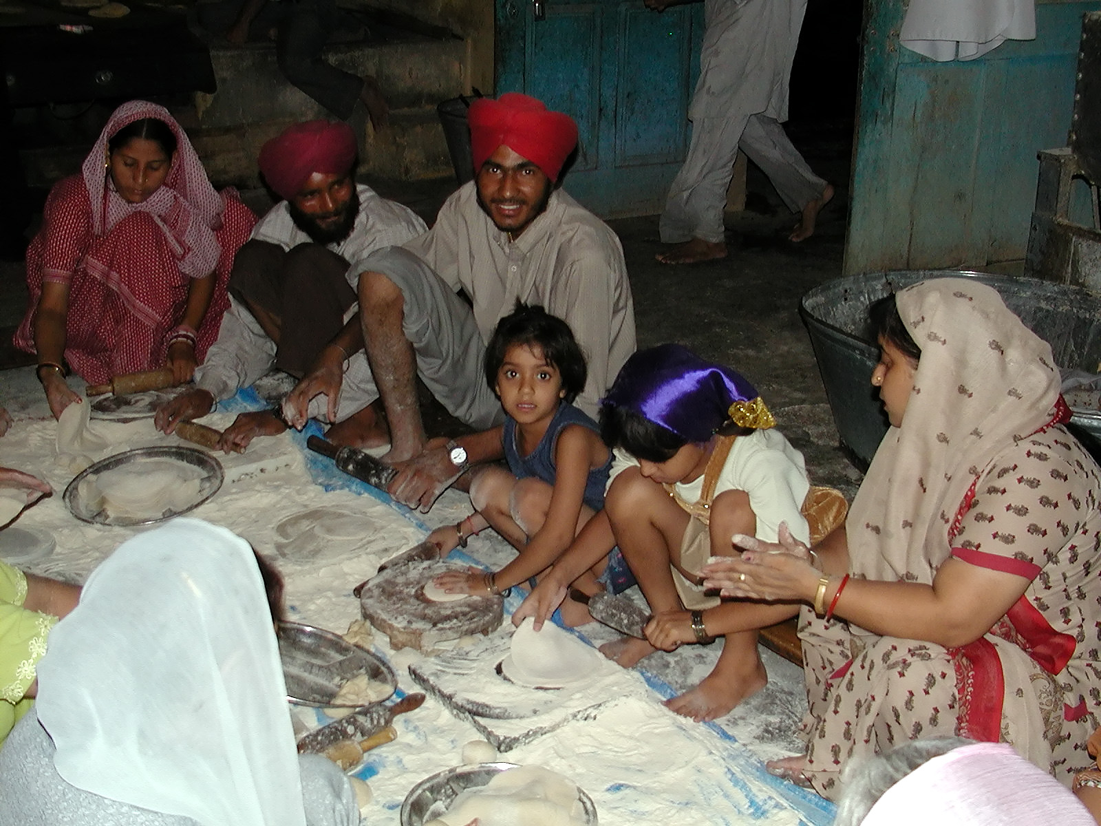 12-Jun-2001 19:29 - Old Delhi - Inside the Sikh Temple