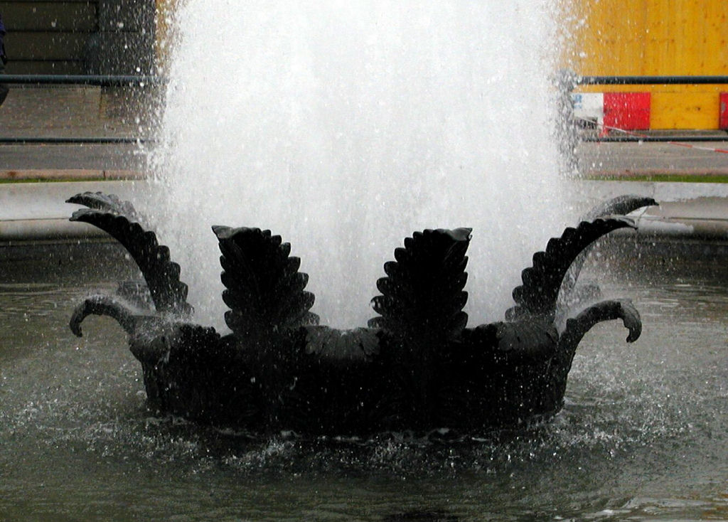 Pariser Platz - Fountain
