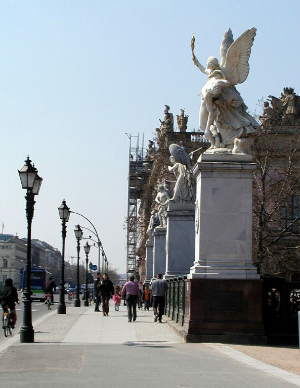 Statues on the Schlossbr�cke