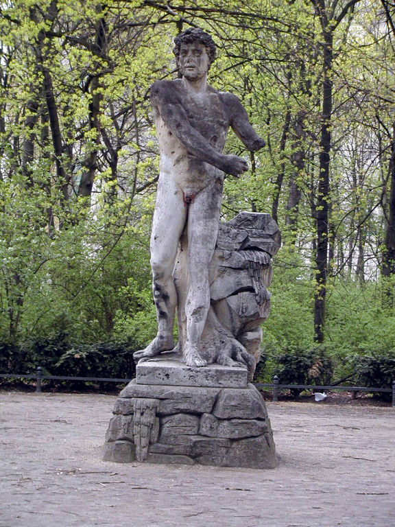 Tiergarten - Statue