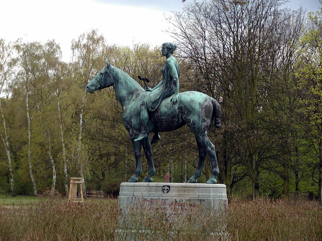 Tiergarten - Equestrian Status
