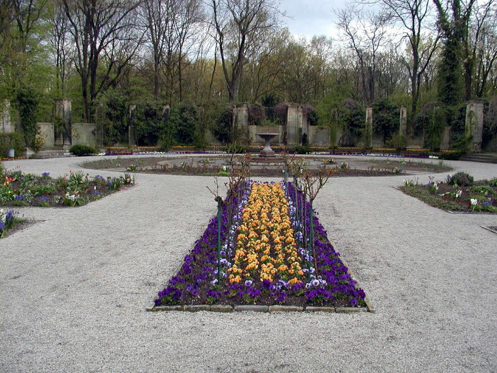 Tiergarten - Flower bed