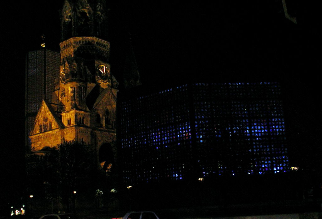Kaiser-Wilhelm-Gedchsnskirche by night
