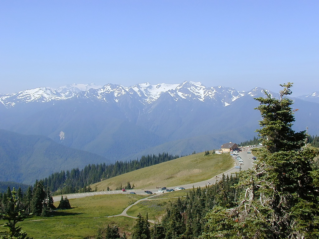 01-Aug-2000
Olympic National Park, WA
Hurricane Ridge Lodge and the Mt. Olympus range