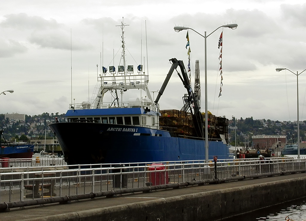 28-Jul-2000
Seattle
Chittenden Locks - Fishing vessel in the larger lock