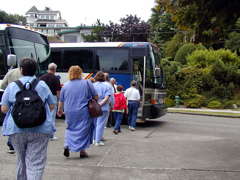 28-Jul-2000
Seattle
Getting back on board the Gray Line bus at Chittenden Locks